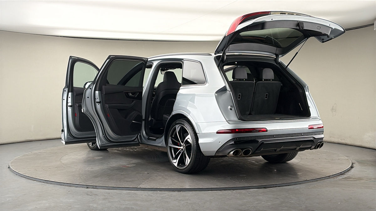 Audi SQ7 Image 23