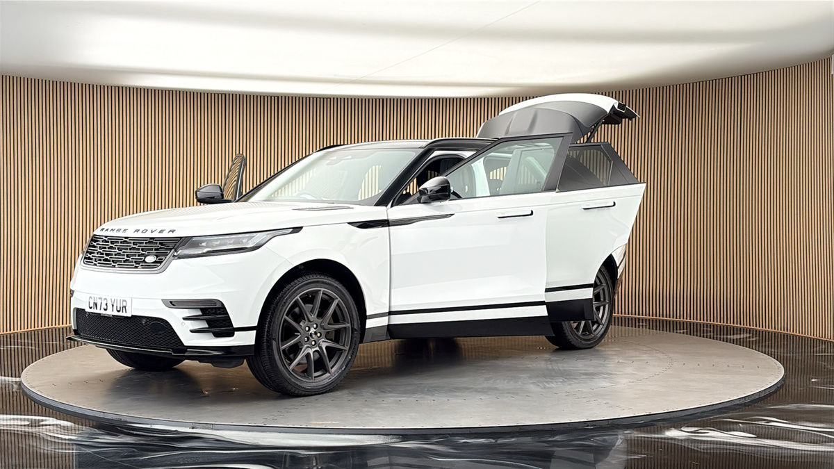 Land Rover Range Rover Velar Image 22