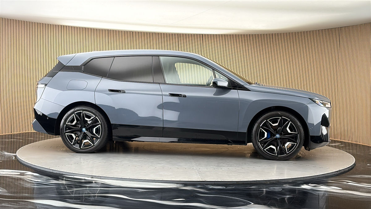 More views of BMW iX