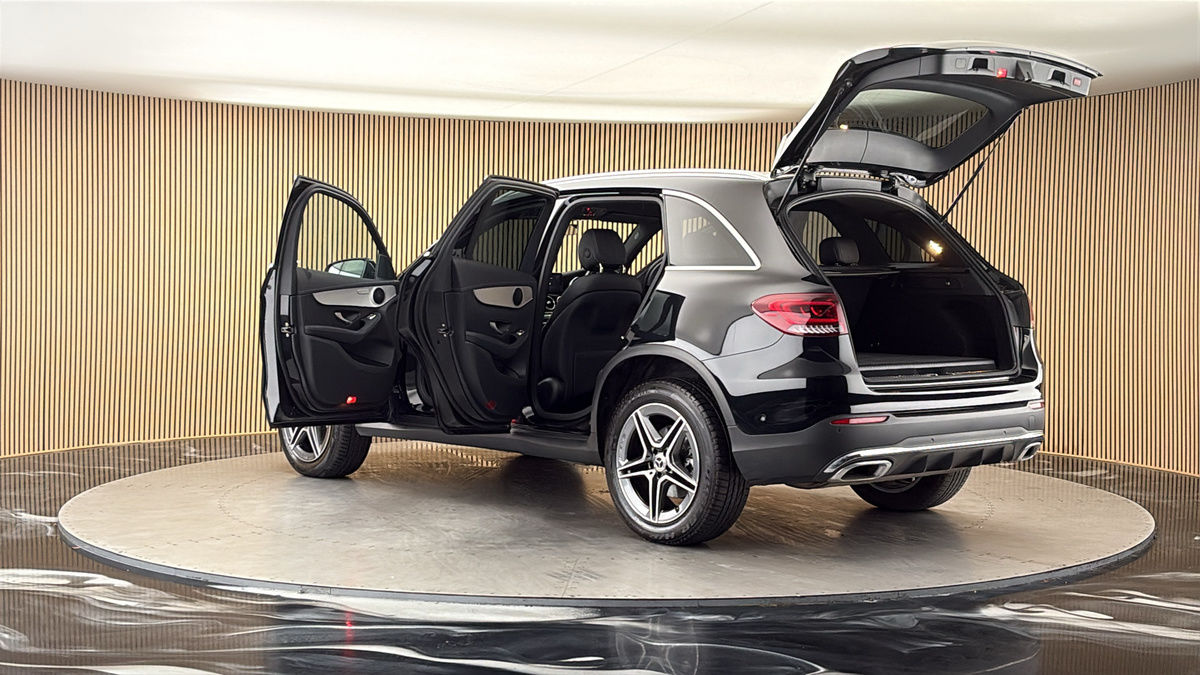 More views of Mercedes-Benz GLC