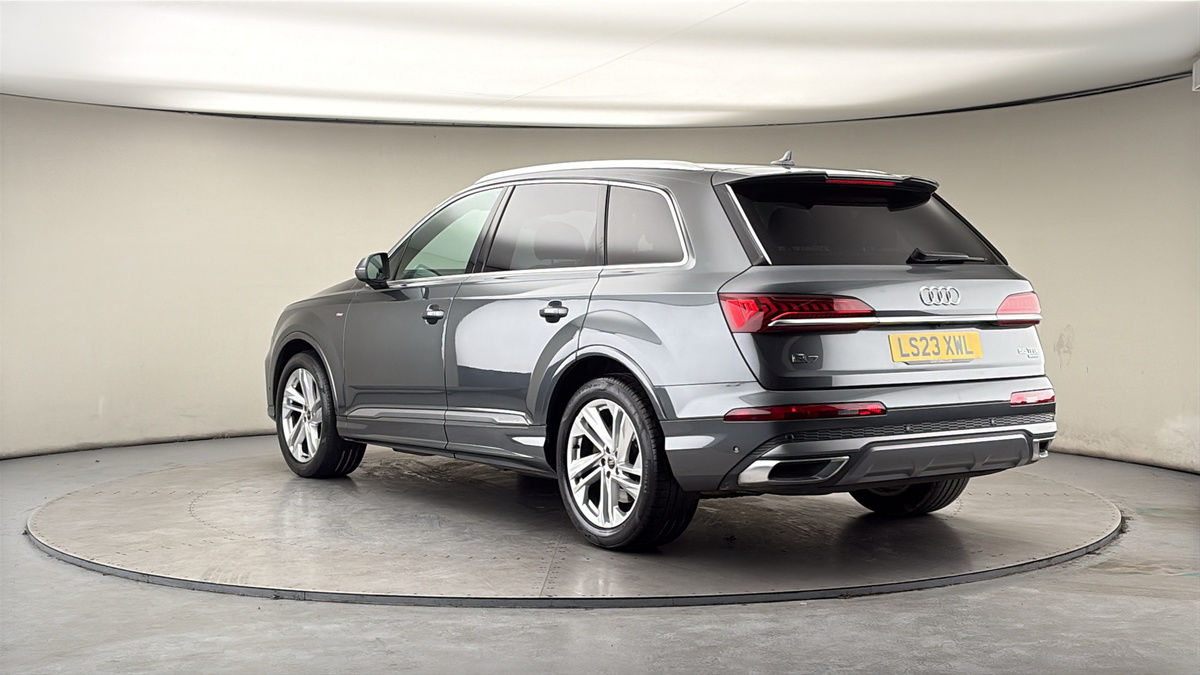 Audi Q7 Image 2