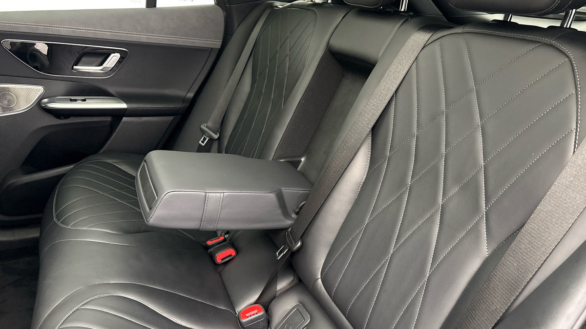 Mercedes-Benz EQE Image 9