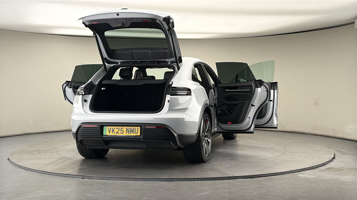 More views of Porsche Macan