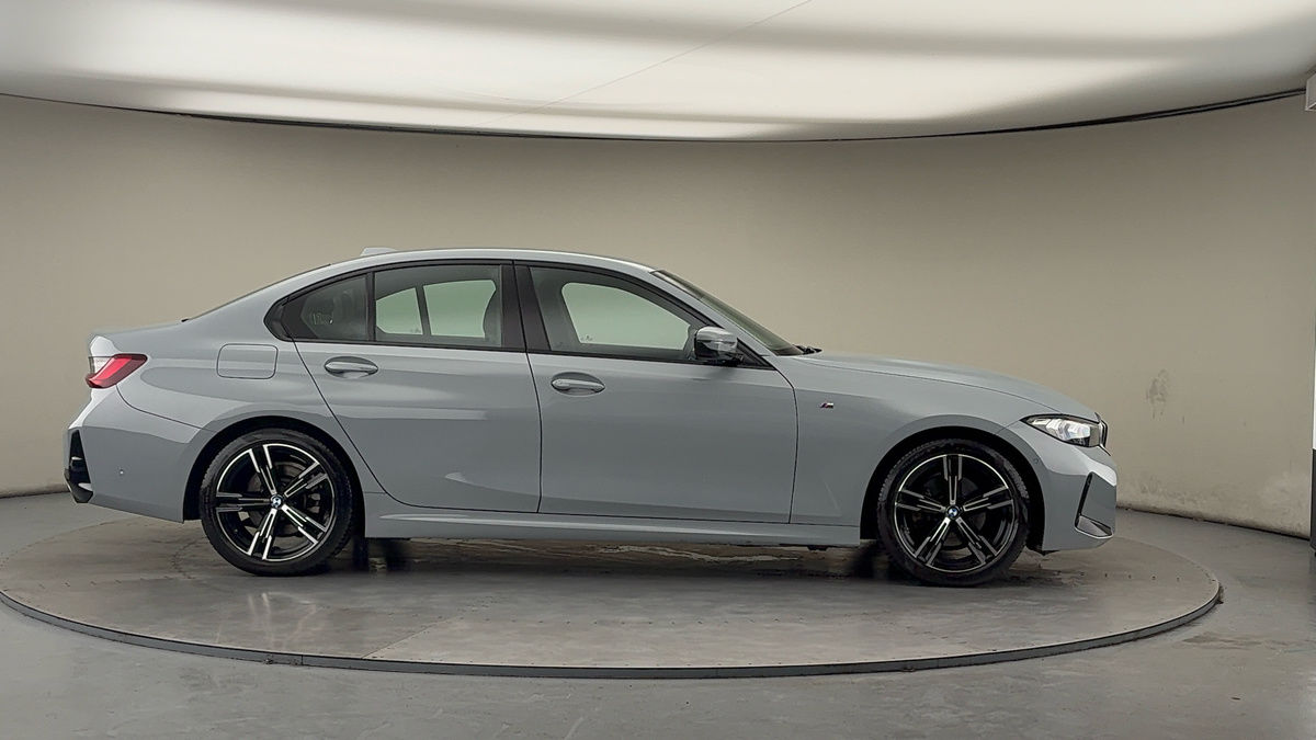 BMW 3 Series Image 16