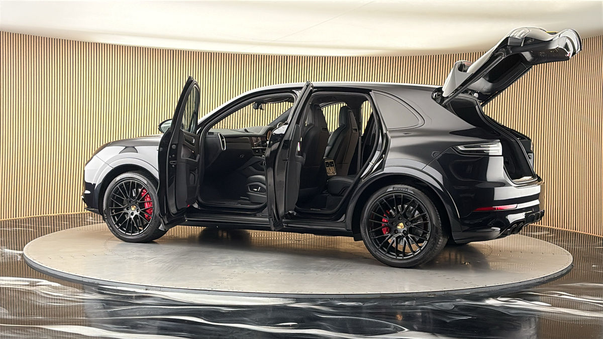 More views of Porsche Cayenne