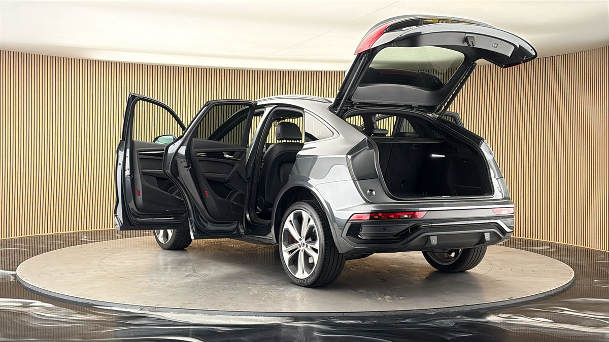 More views of Audi Q5