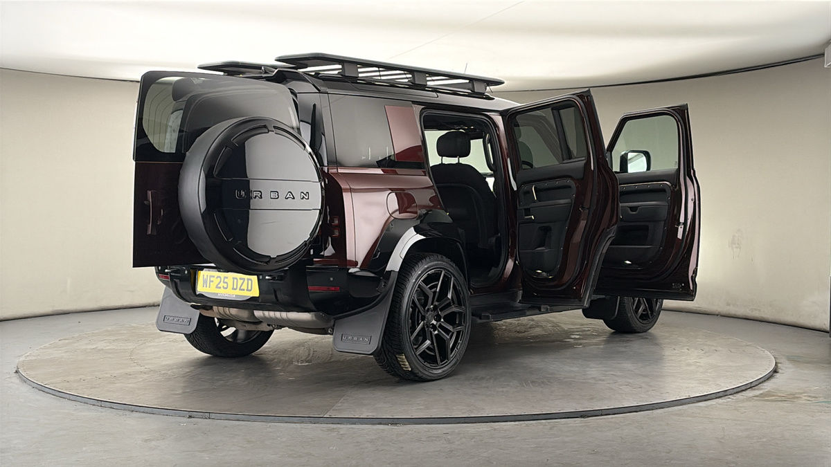 More views of Land Rover Defender 110