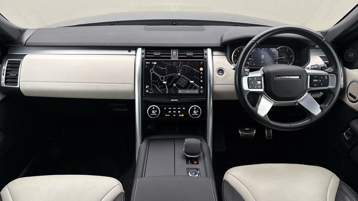 Land Rover Discovery Image 12