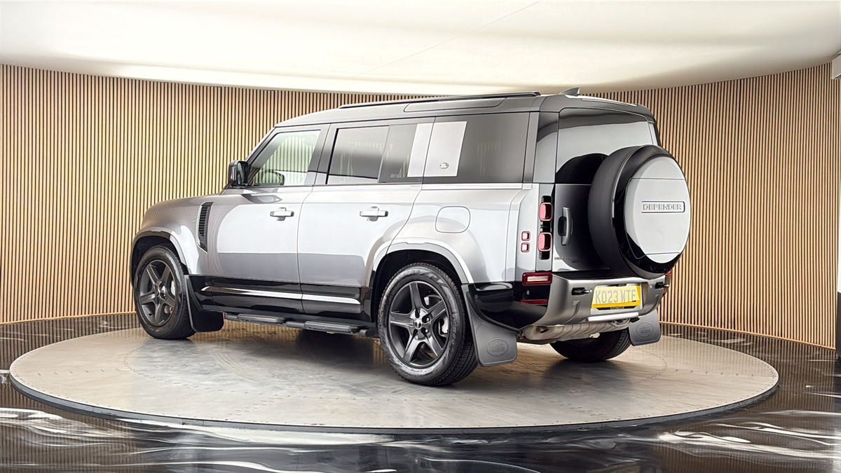 More views of Land Rover Defender 110