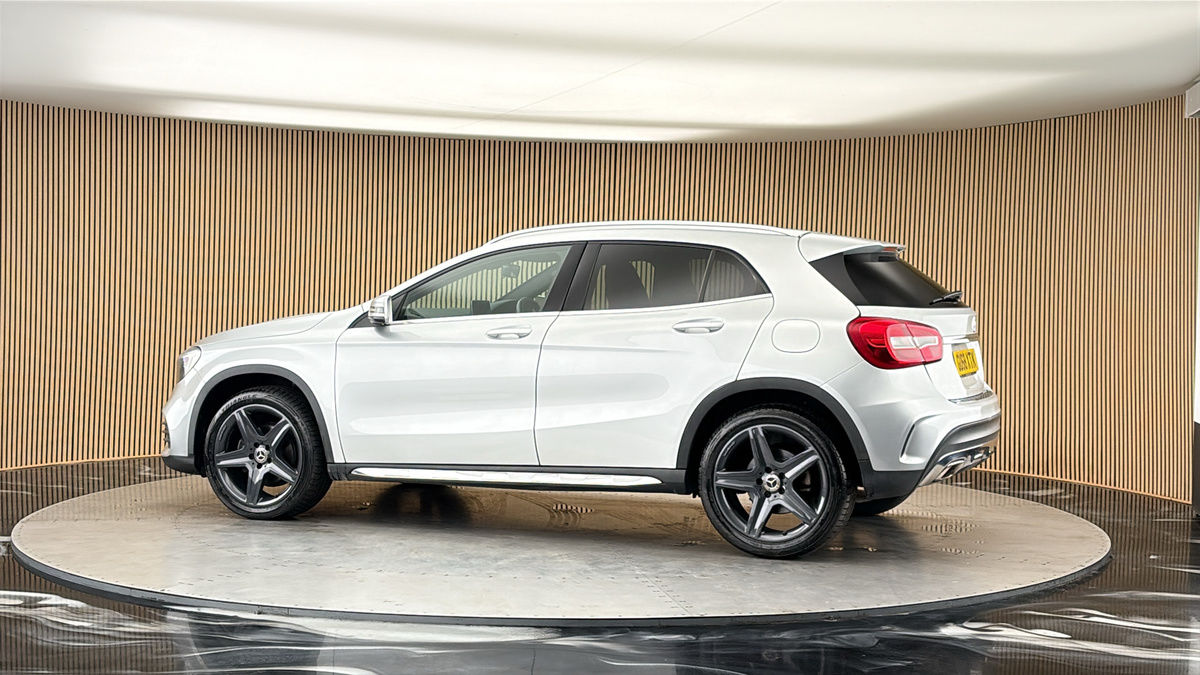 More views of Mercedes-Benz GLA