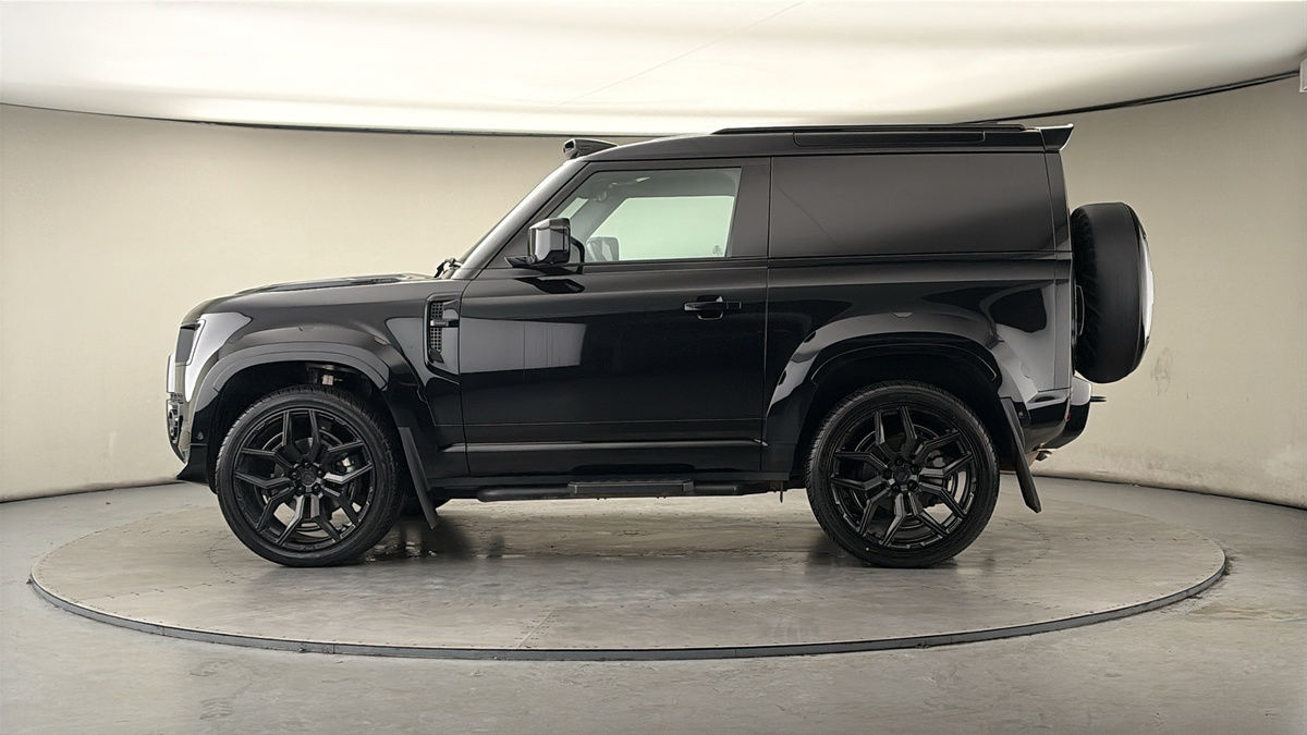 More views of Land Rover Defender 90
