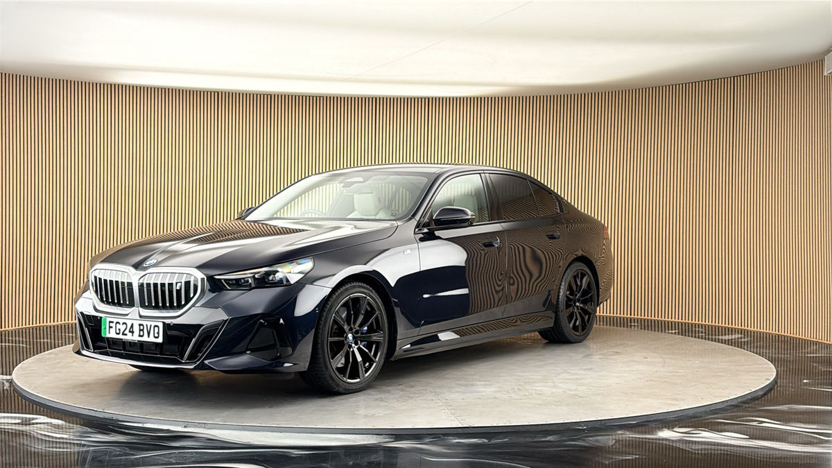 More views of BMW i5