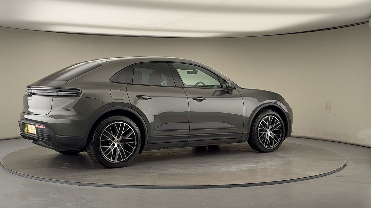 More views of Porsche Macan