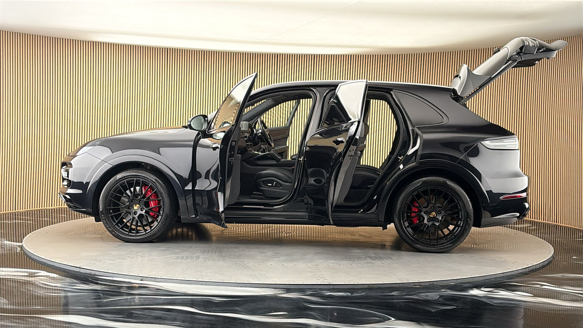 More views of Porsche Cayenne