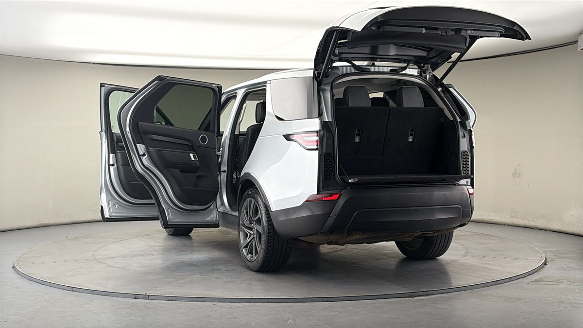 More views of Land Rover Discovery