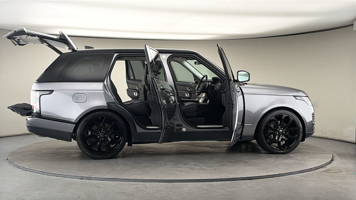 More views of Land Rover Range Rover