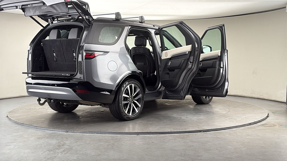 More views of Land Rover Discovery