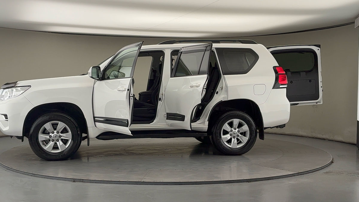 More views of Toyota Land Cruiser