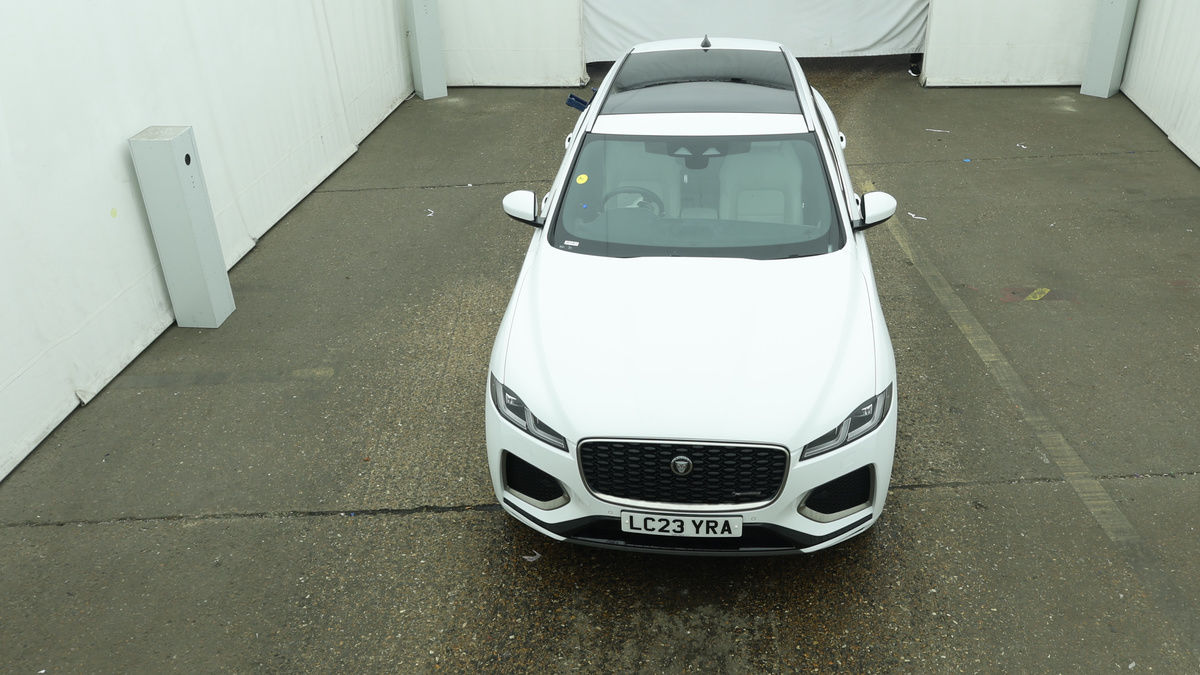Jaguar F-PACE Image 7