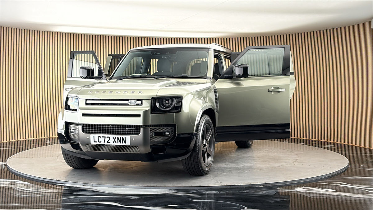 More views of Land Rover Defender 110