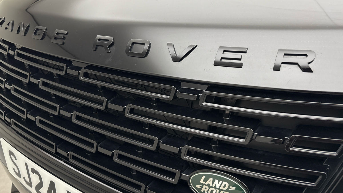 Land Rover Range Rover Velar Image 24