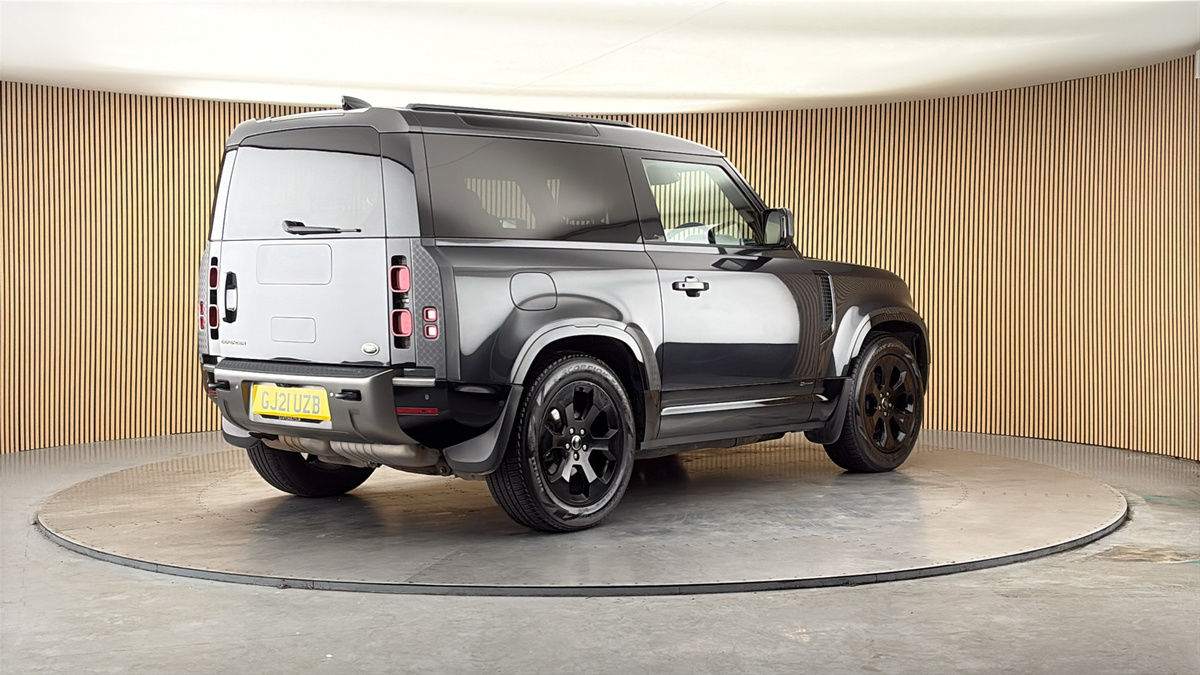 Land Rover Defender 90 Image 21