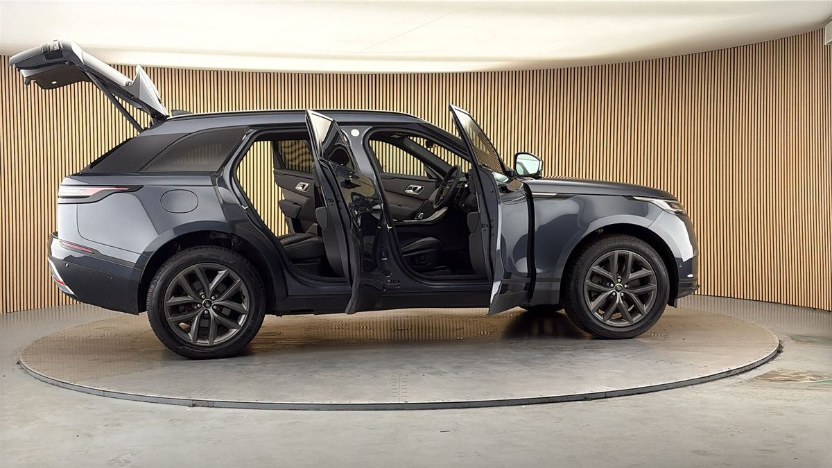 More views of Land Rover Range Rover Velar