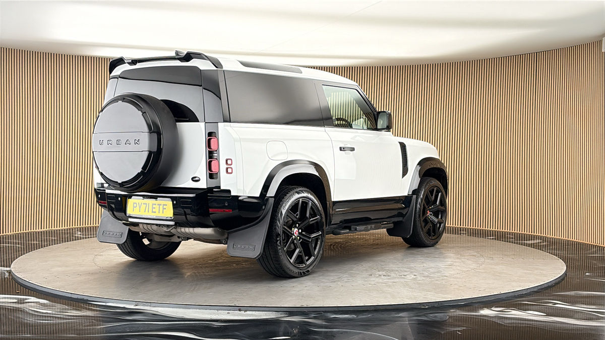 More views of Land Rover Defender 90