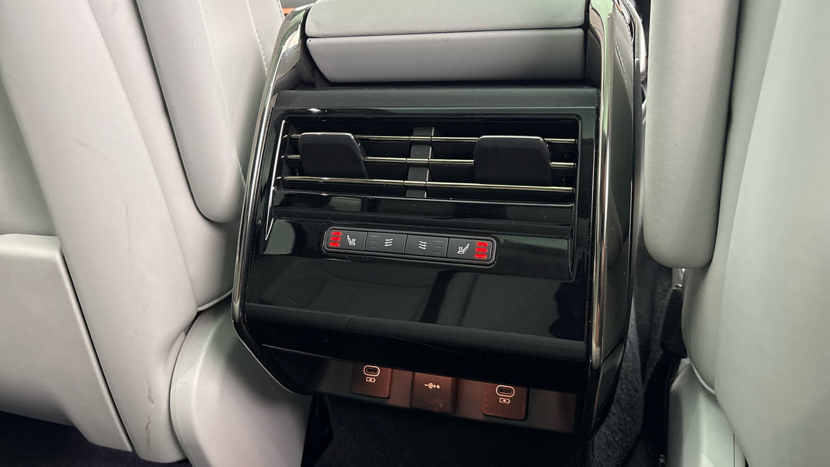Land Rover Range Rover Sport Image 25