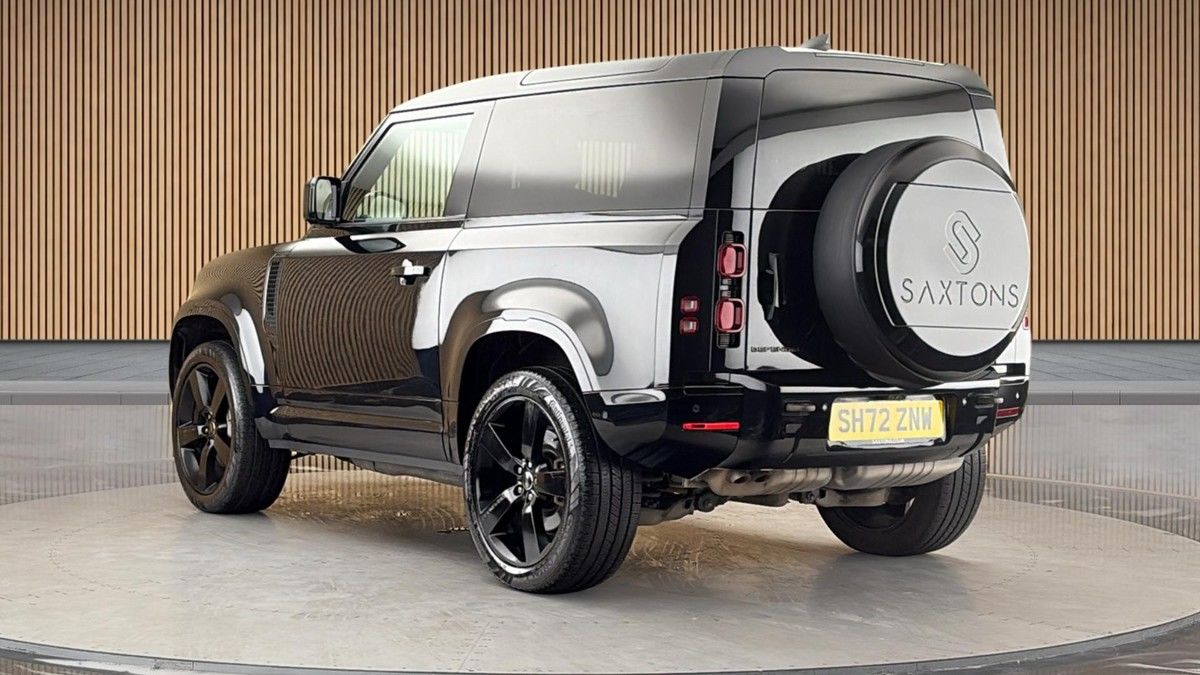 Land Rover Defender 90 Image 2