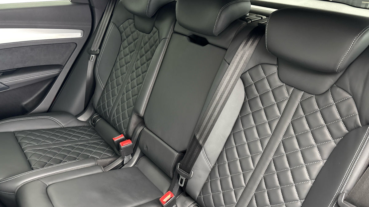 Audi SQ5 Image 8