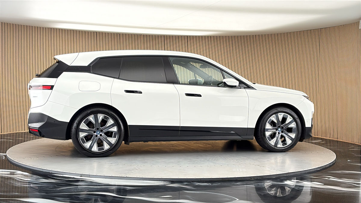 More views of BMW iX