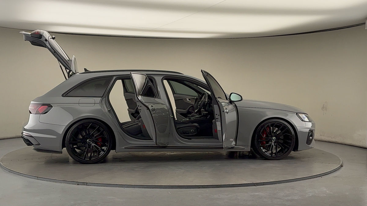 More views of Audi RS4 Avant