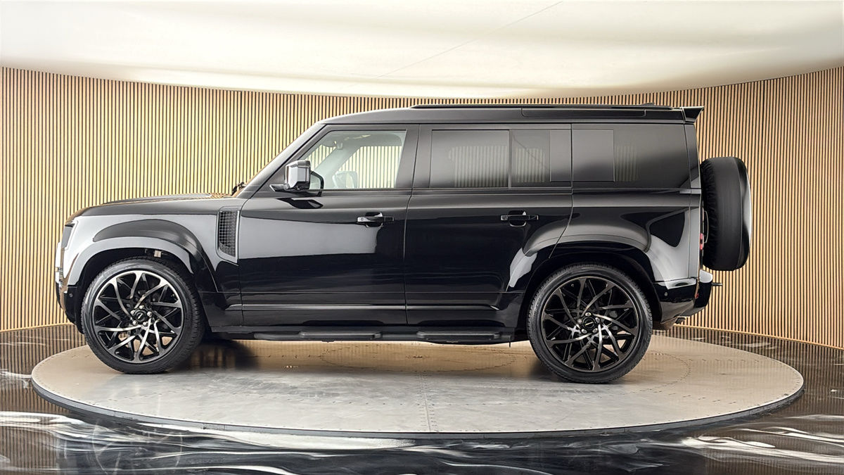 More views of Land Rover Defender 110