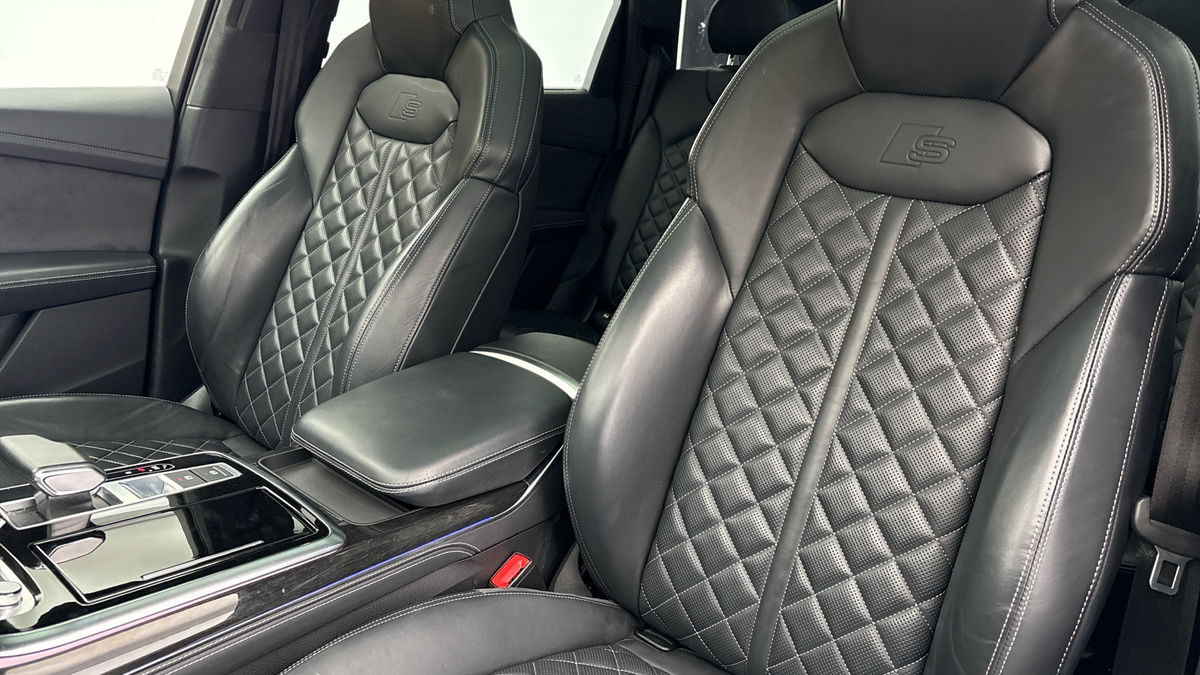 Audi Q7 Image 7