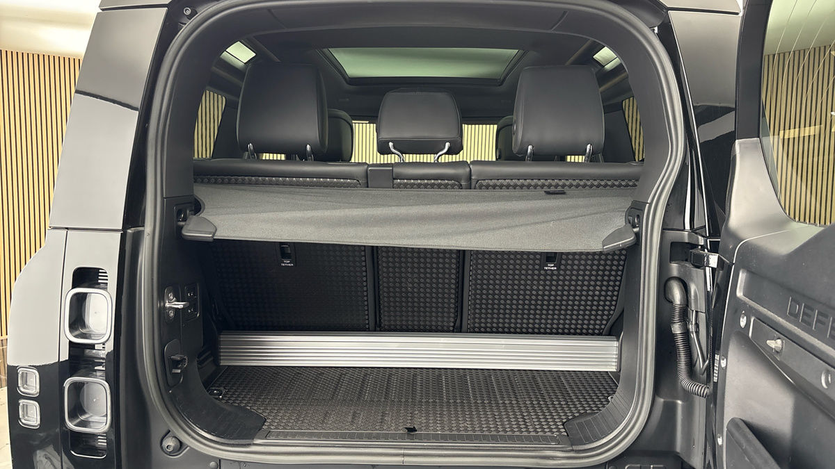 Land Rover Defender 90 Image 11