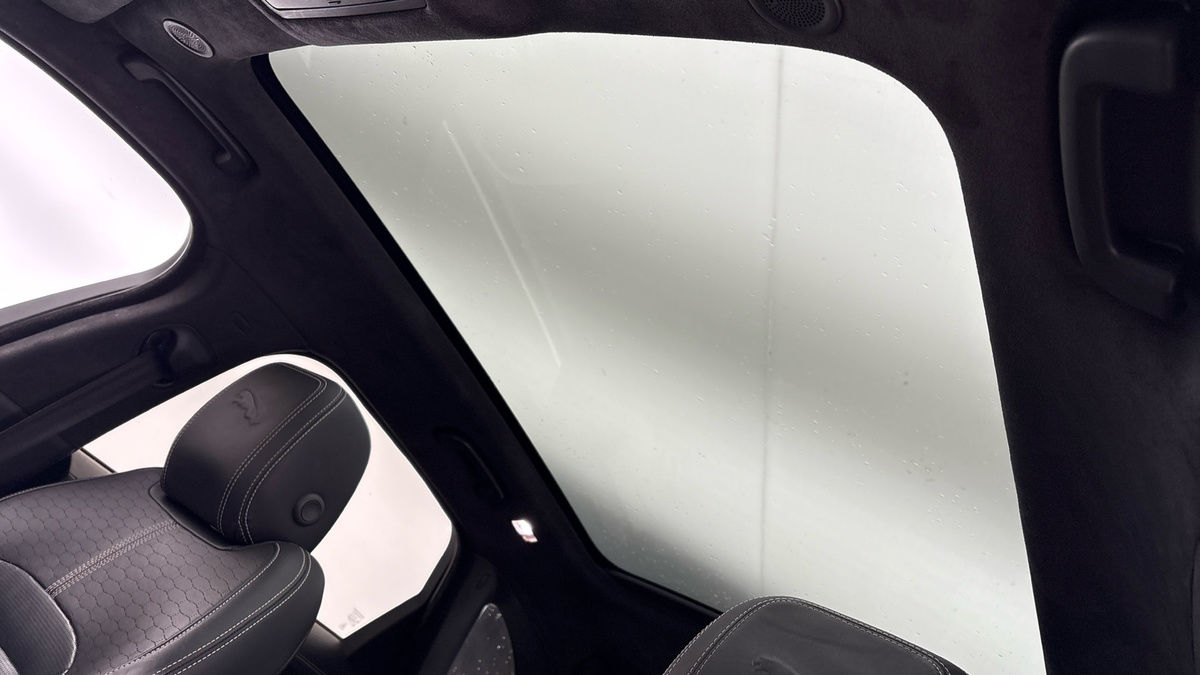 Jaguar F-PACE Image 6