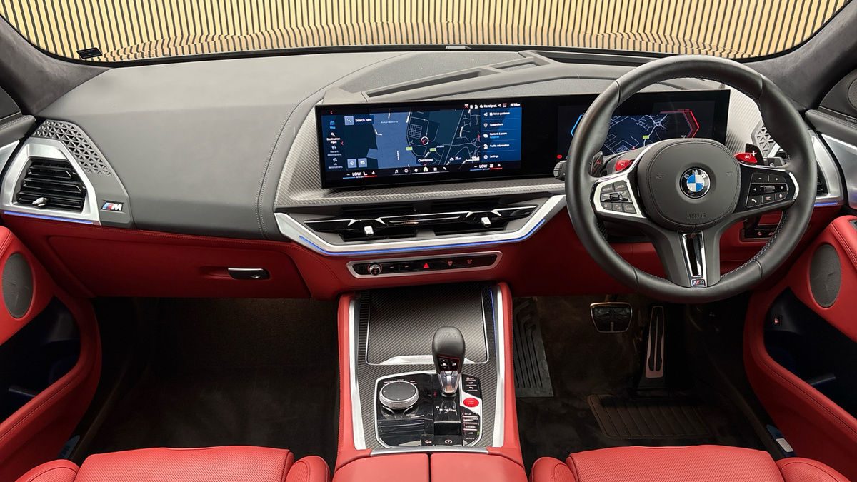 BMW XM Image 12