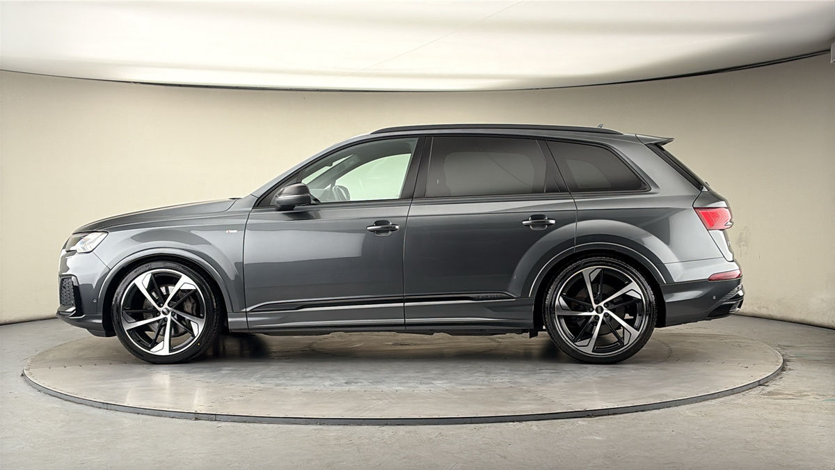More views of Audi Q7
