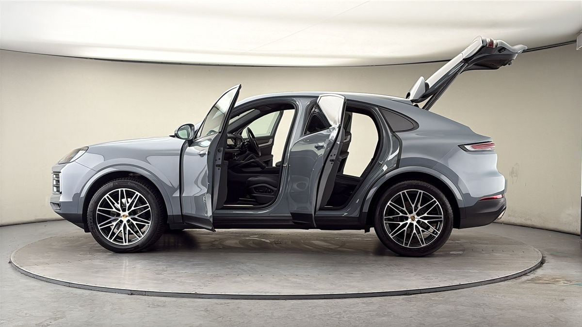 More views of Porsche Cayenne