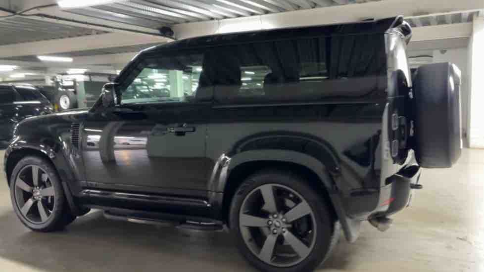 More views of Land Rover Defender 90