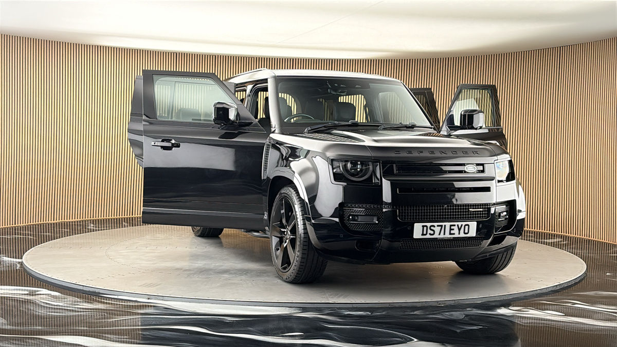 More views of Land Rover Defender 110