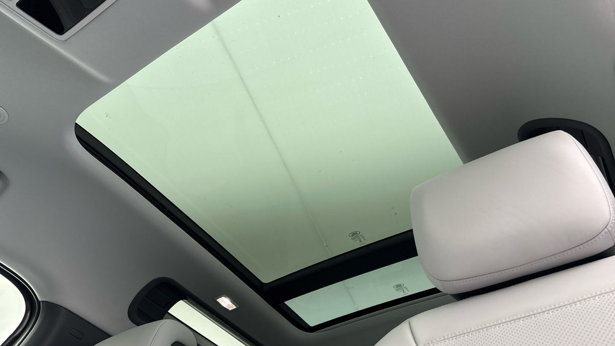 Land Rover Defender 90 Image 6