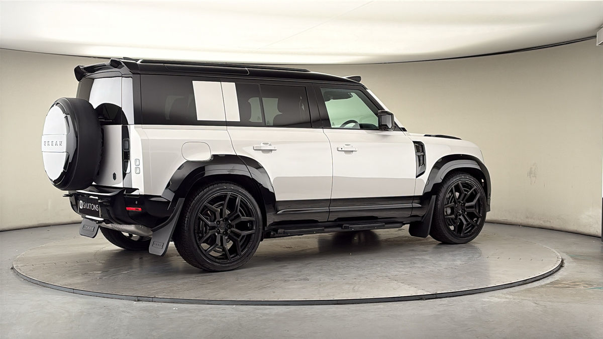 More views of Land Rover Defender 110