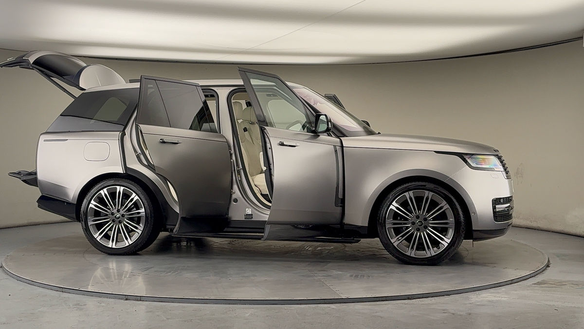 More views of Land Rover Range Rover