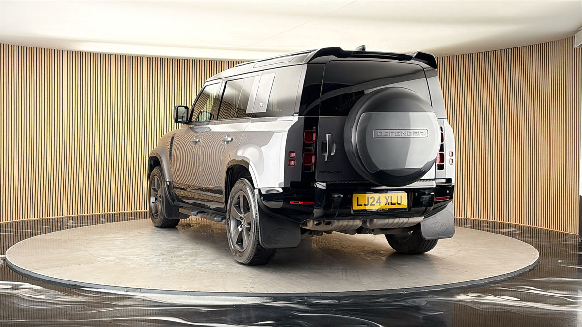 More views of Land Rover Defender 110