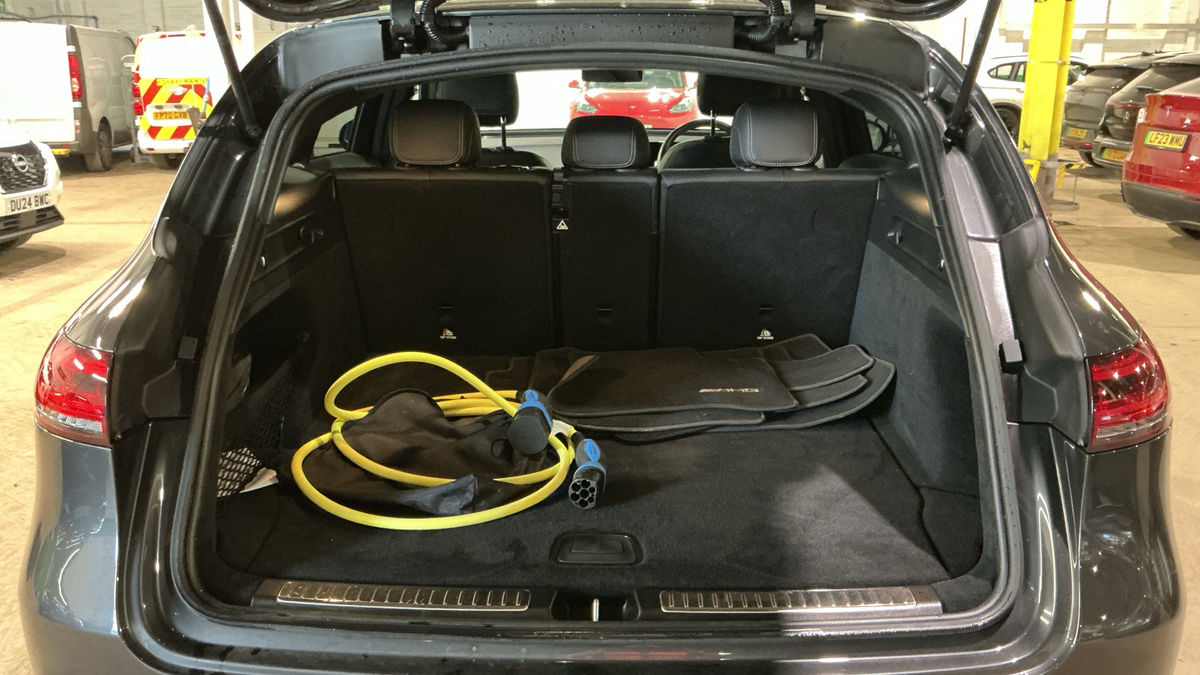 Mercedes-Benz EQC Image 7