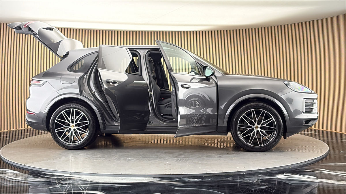 More views of Porsche Cayenne