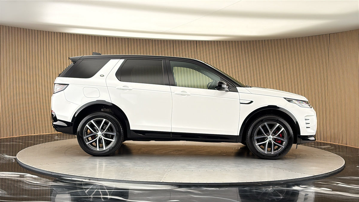 Land Rover Discovery Sport Image 16