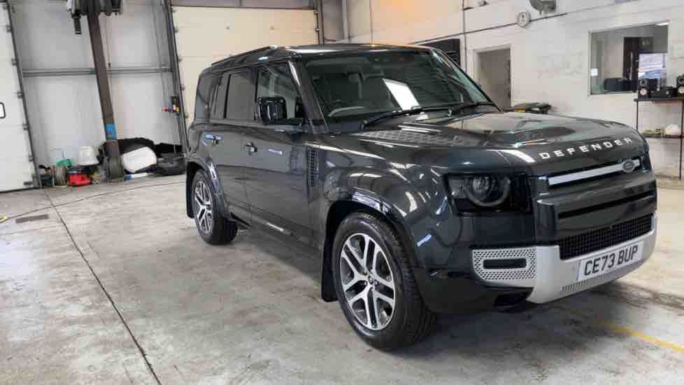 More views of Land Rover Defender 110